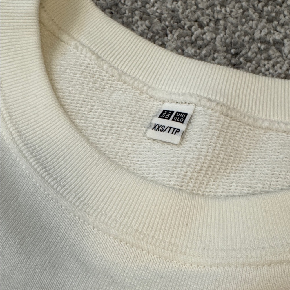 Uniqlo - Picture 10 of 11